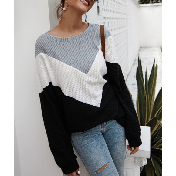 Sweaters - Black & Gray Chevron Waffle Knit Pullover Sweater